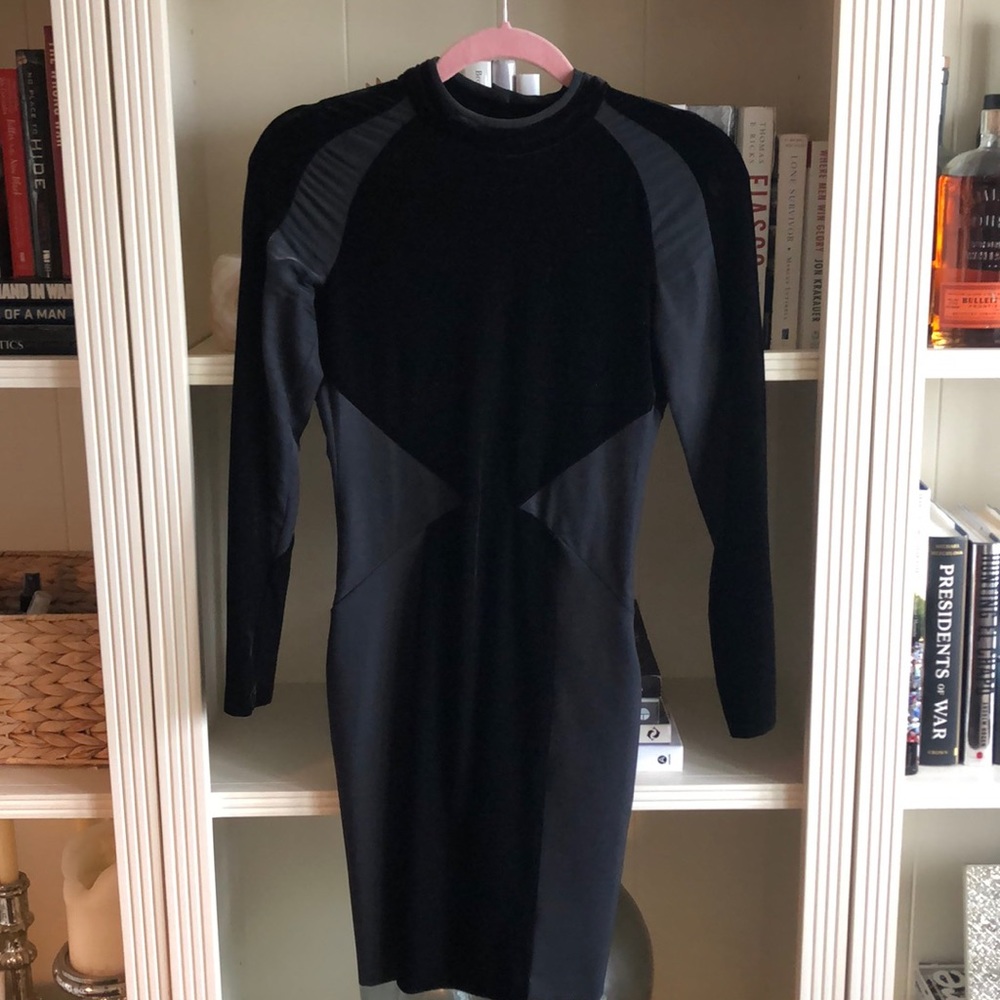 Zara Woman Velvet Dress - Picture 2 of 8